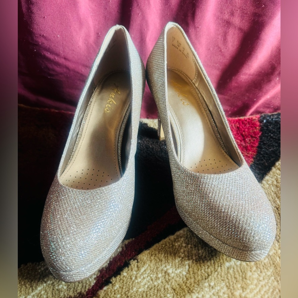 Golden platform